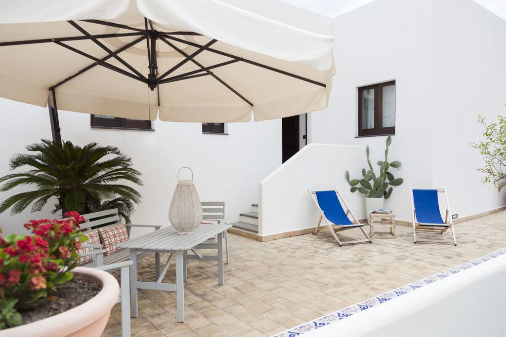 Hotel Mercanti Di Mare ซานตา มาริน่า ซาลินา ภายนอก รูปภาพ